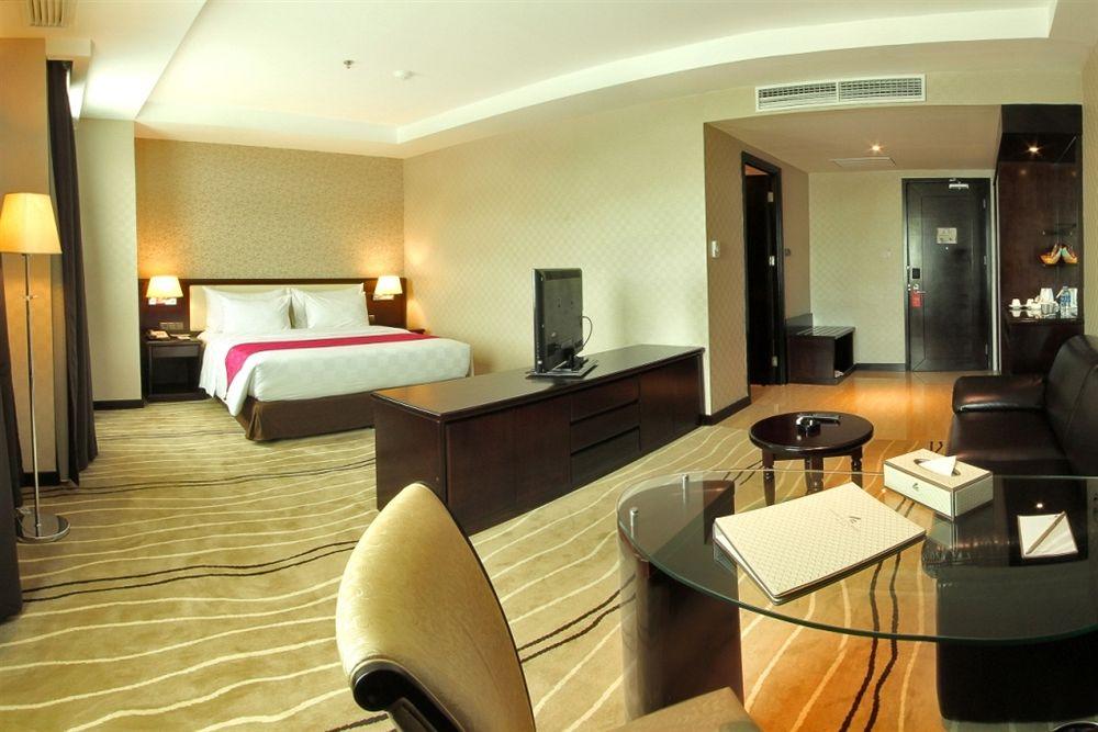 Four Points By Sheraton Medan Zewnętrze zdjęcie