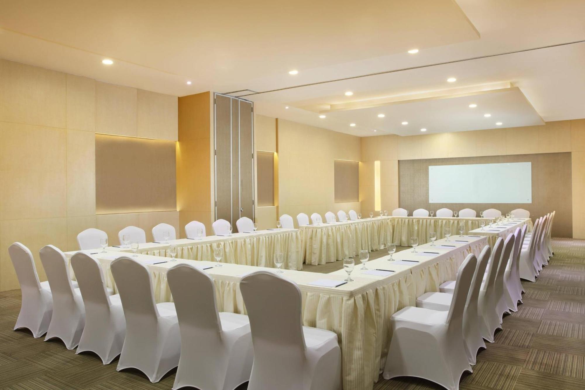 Four Points By Sheraton Medan Zewnętrze zdjęcie