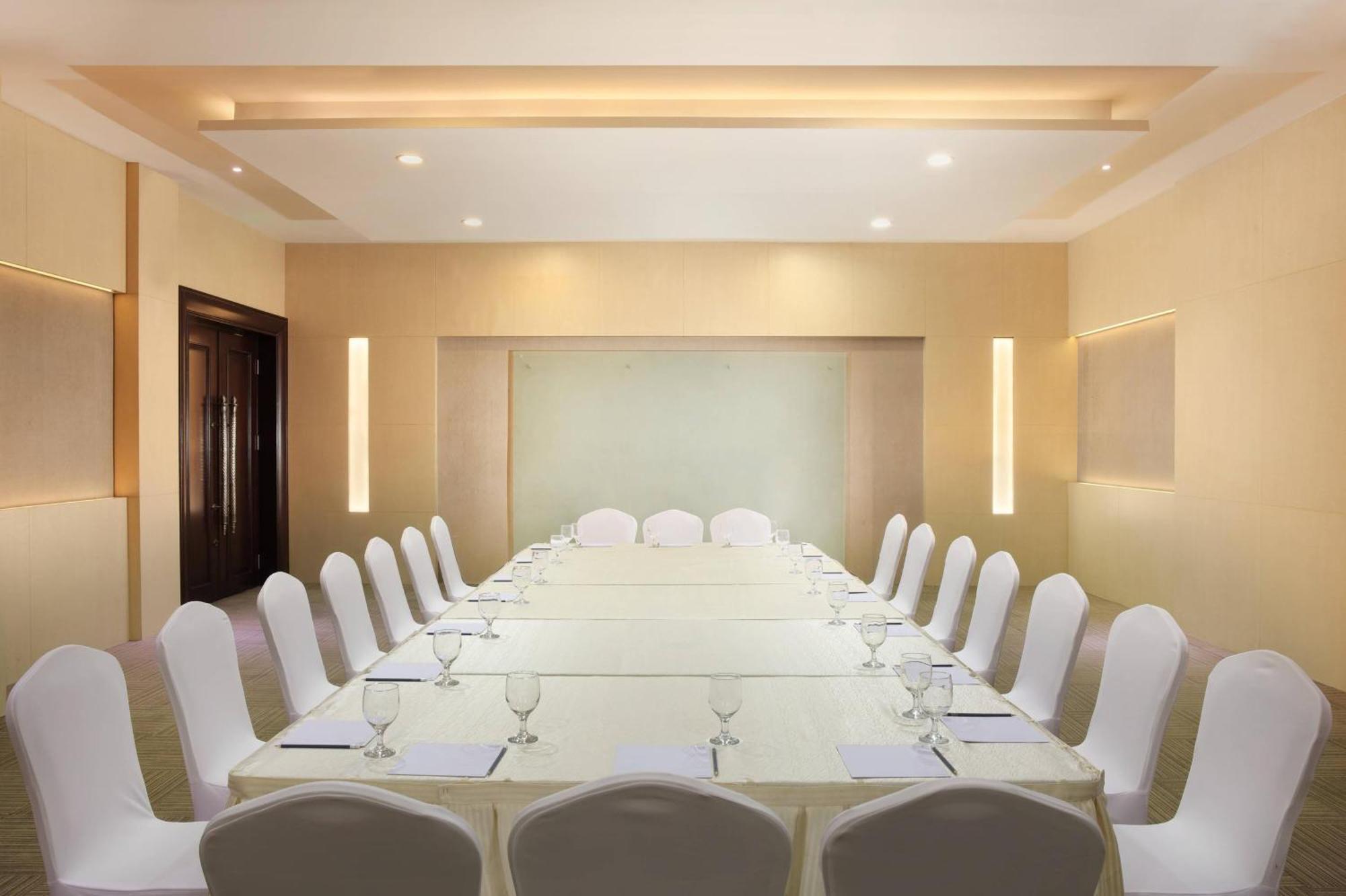 Four Points By Sheraton Medan Zewnętrze zdjęcie