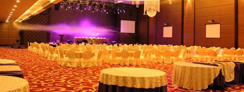 Four Points By Sheraton Medan Zewnętrze zdjęcie