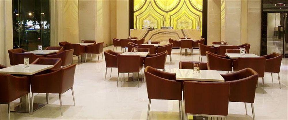 Four Points By Sheraton Medan Zewnętrze zdjęcie