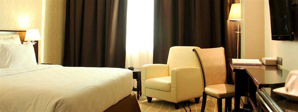 Four Points By Sheraton Medan Zewnętrze zdjęcie